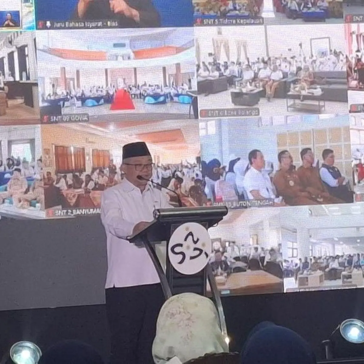 Mendikdasmen Abdul Mu'ti Tinjau Hari Pertama MPLS di SNT 7 Parung